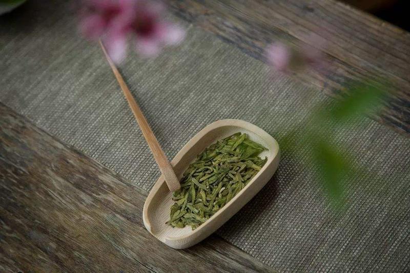 茶渣可以食用,但是对人体健康并没有太大作用 茶渣可以食用,但是对人体健康并没有太大作用